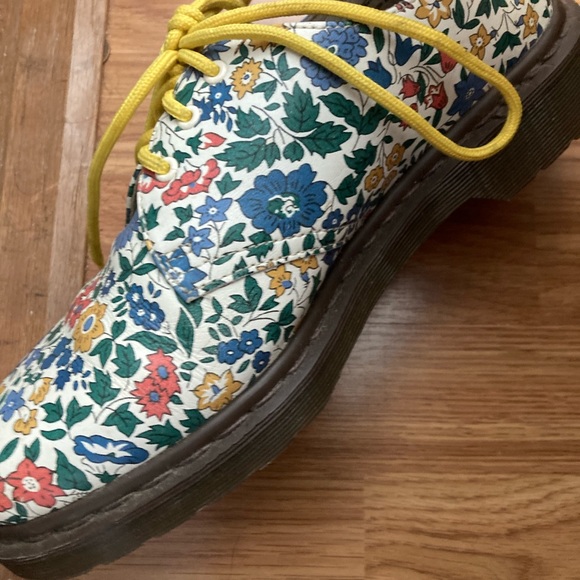 Dr. Martens x Liberty London floral oxfords - Picture 2 of 7